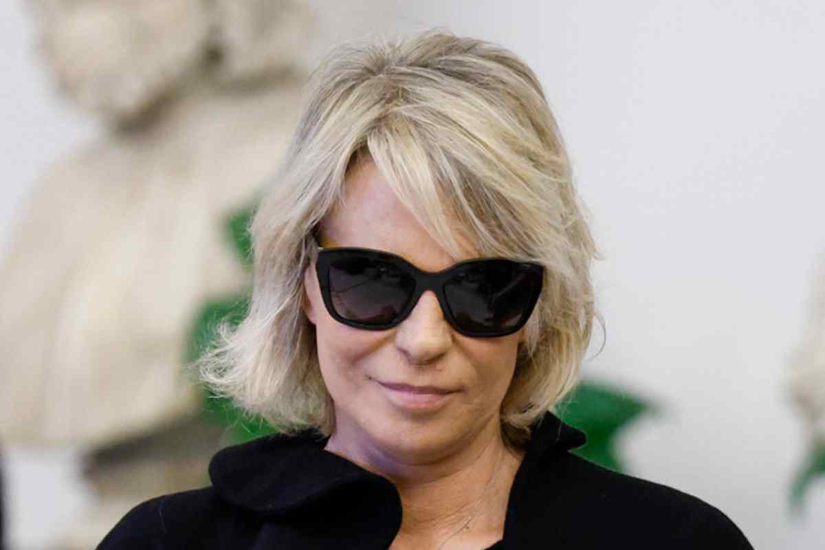 Messaggio della De Filippi ad Antonella Clerici