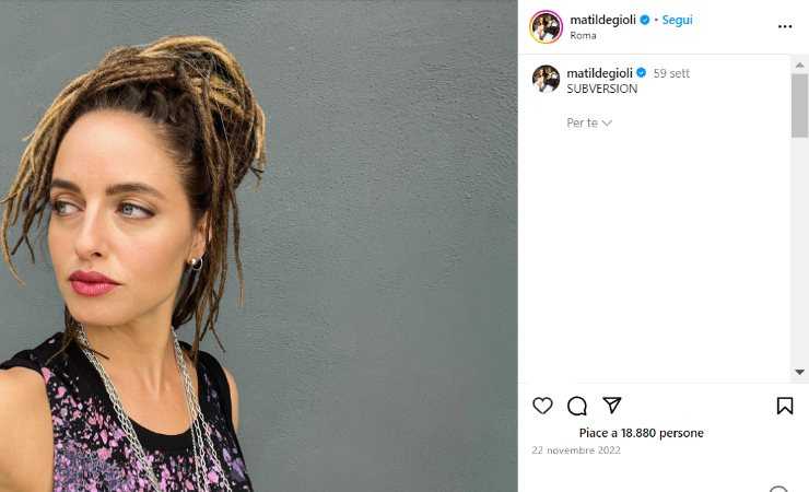 Il look inedito di Matilde Gioli